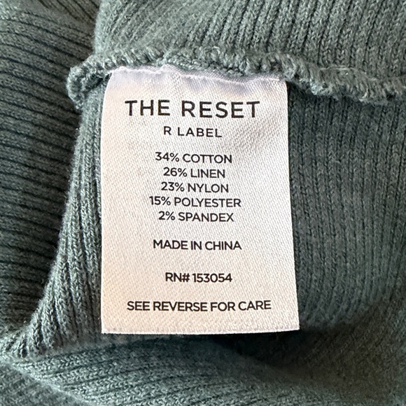 The Reset R Label Ribbed Pullover Top Size S/M - Picture 3 of 4